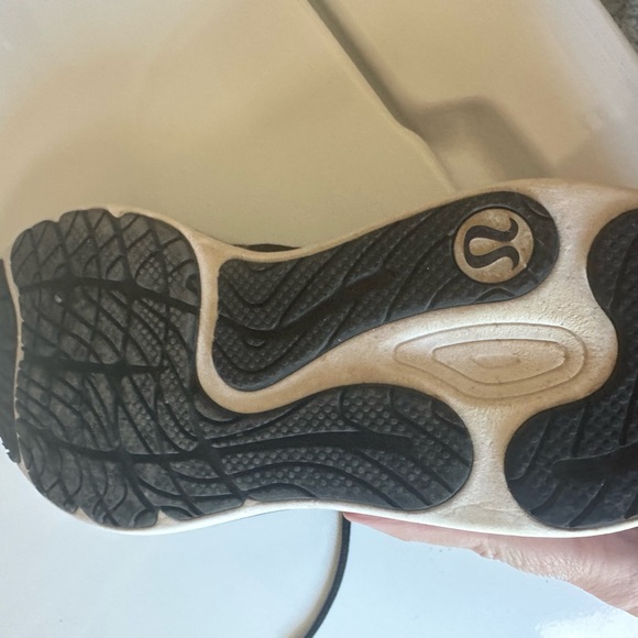 Lululemon Women’s size 10 - Picture 2 of 4